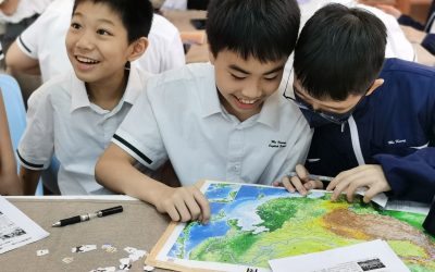 同學慶祝國慶　大玩桌上遊戲
