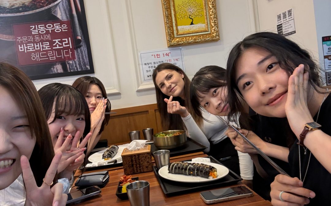 參與韓國慶熙大學研修團